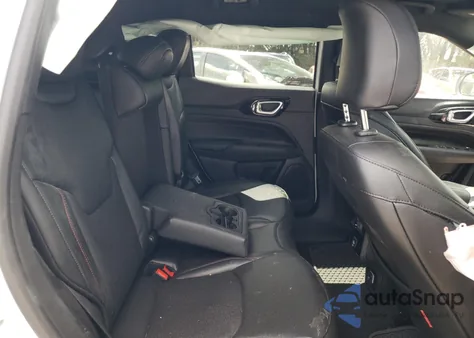 2025 Jeep Compass Trailhawk z USA, uszkodzony, nr VIN 3C4NJDDN4ST551473